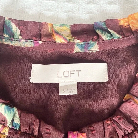 LOFT Maroon Multicolor Feather Print Top Small - Picture 2 of 6